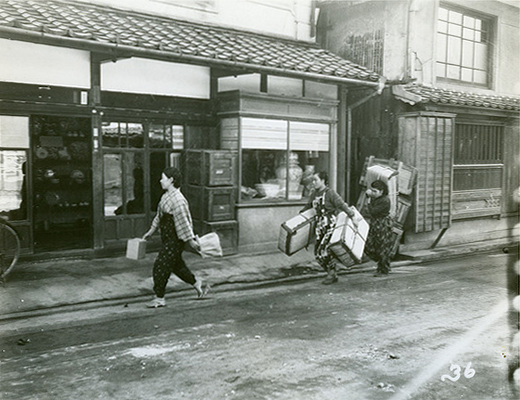 終戦後間もなく米国海軍によって撮影された、終戦直後の『有田の町』の写真 終戦後間もなく米国海軍によって撮影された、終戦直後の『有田の町』の写真