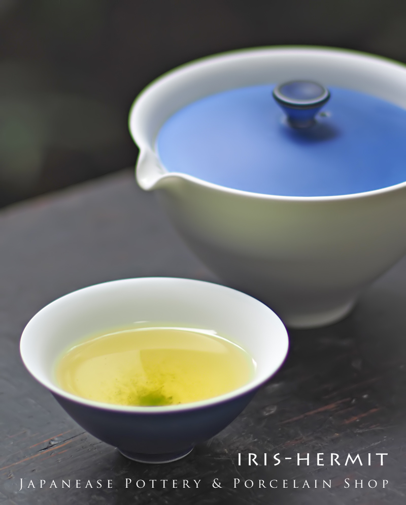 『銀彩』に『緑茶』の色が鮮やかに映っています。- ブラストツートン仙茶〜李荘窯+IH〜有田焼