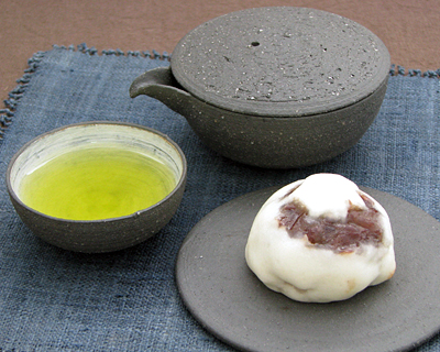 素朴な『和菓子』には、やっぱり緑茶が似合います♪