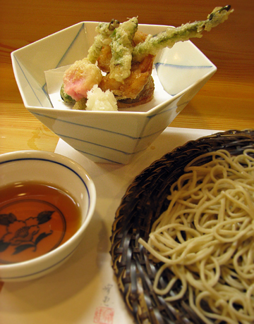 お料理屋さんのさすがの 『天ぷら』 です