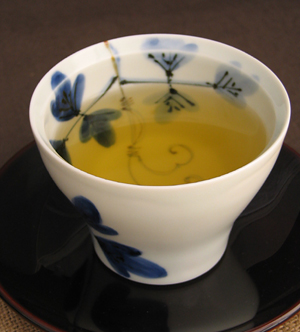 窯元での商品名は「新仙茶碗」と付けられています。
