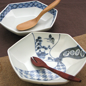 和食器らしい六角の鉢に、素朴な古染付の七宝地紋がシックにマッチしています。