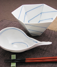 『灰釉呉須線六角鉢』と合わせてみました。