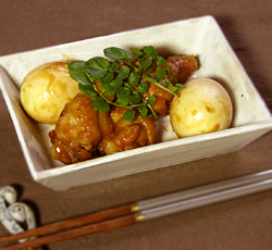 ちょっと深めの鉢は『煮物』やちょっと汁気のあるお料理にも重宝しそうです♪