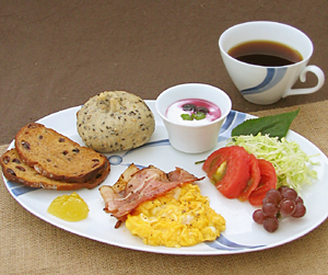 カップとプレートを別で使えば、お料理も沢山盛れますね♪