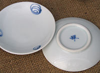 オーソドックスな丸の形の小皿は、チョット小さめサイズ