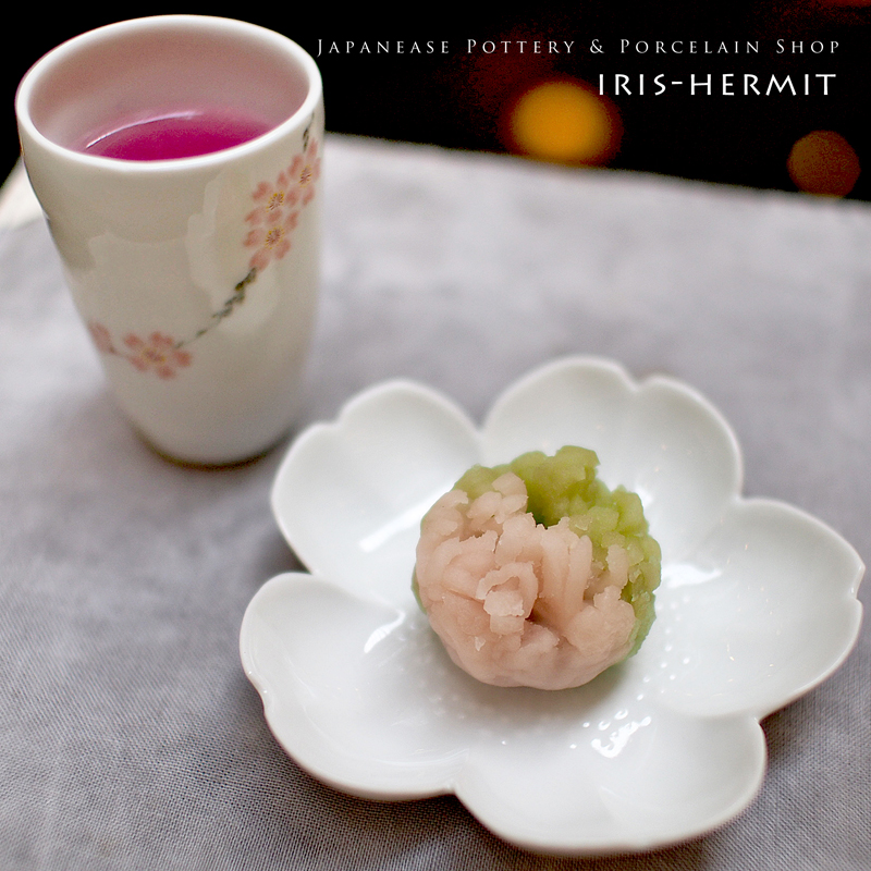 白磁桜小皿-皿-和食器通販・引き出物・ギフト-普段使いの素敵な和食器-【菖蒲の隠者】