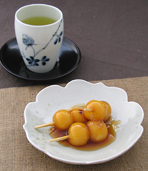 素朴な器の味わいが、和菓子にも良く合いますね♪